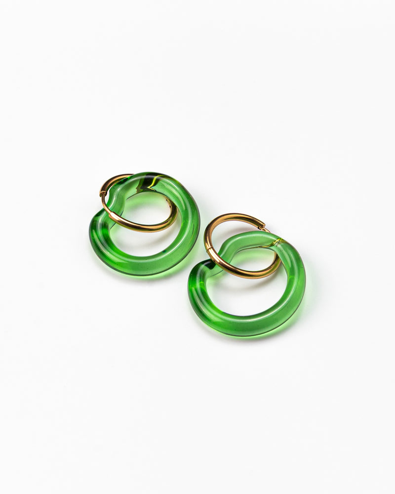 Green Ameba dangle-hoop earrings on a base of gold stainless steel, made from recycled glass