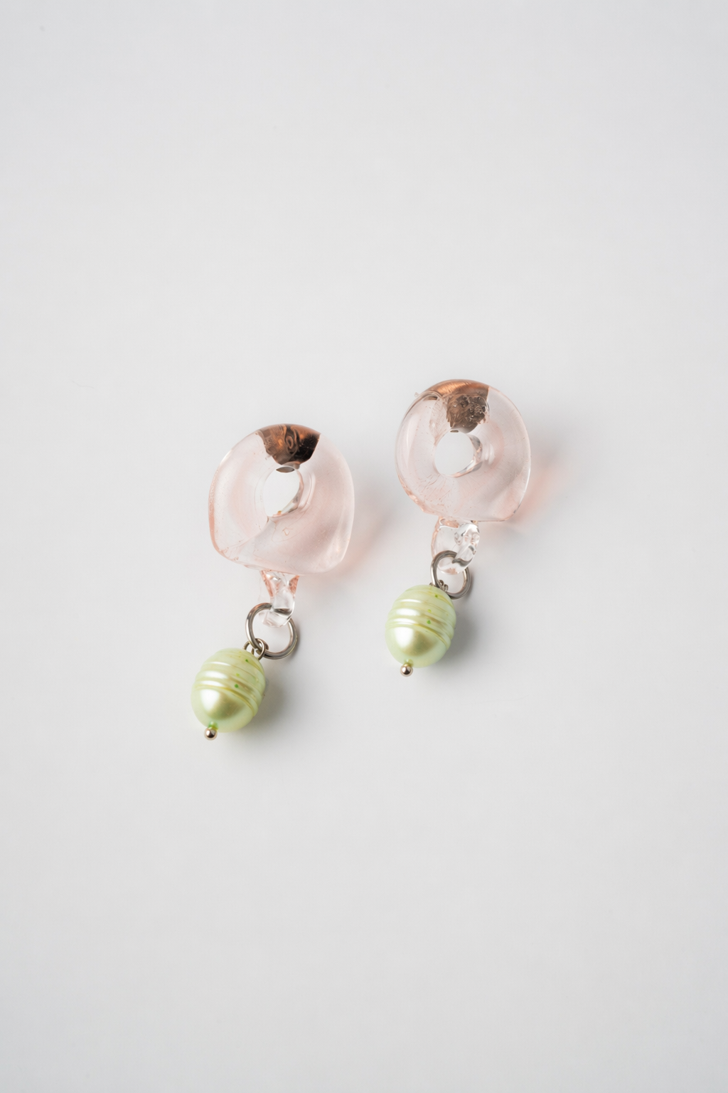 Pair of earrings with pink and green beads handmade